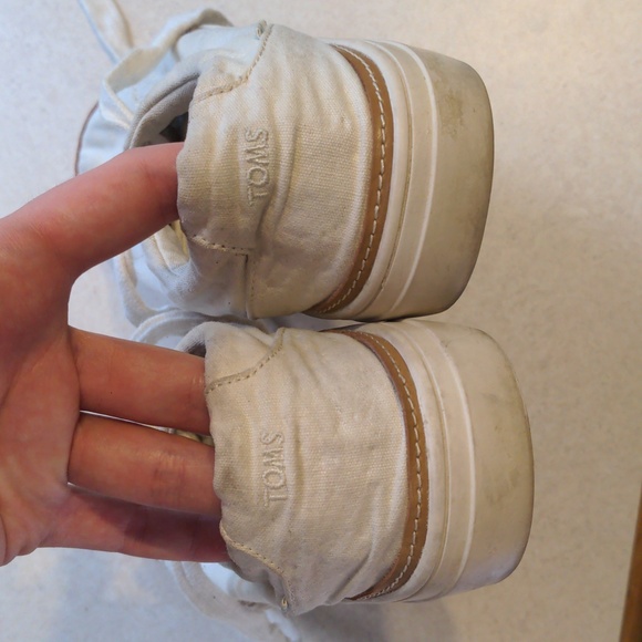 Toms off white sneakers size 9 low tops - Picture 5 of 9